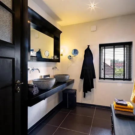 Bed & Breakfast - Gallery 'T Speelhuys Breda Exterior photo